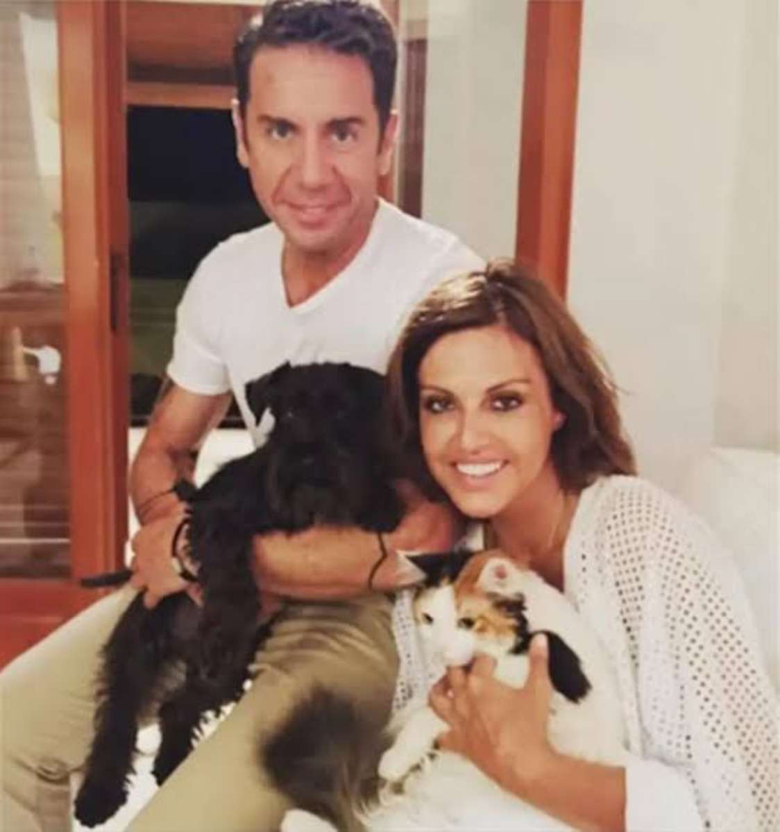 Συντετριμμένη η Αλεξάνδρα Παλαιολόγου στην αγρυπνία του Μαζωνάκη: «Πλάσμα μου, άγγελέ μου»