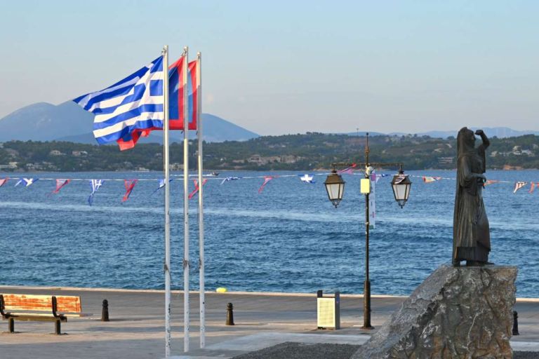 Σπέτσες: Άρπαξαν 40.000€ και το «έσκασαν» με θαλάσσιο ταξί – Συνελήφθησαν 3 γυναίκες και 3 άνδρες