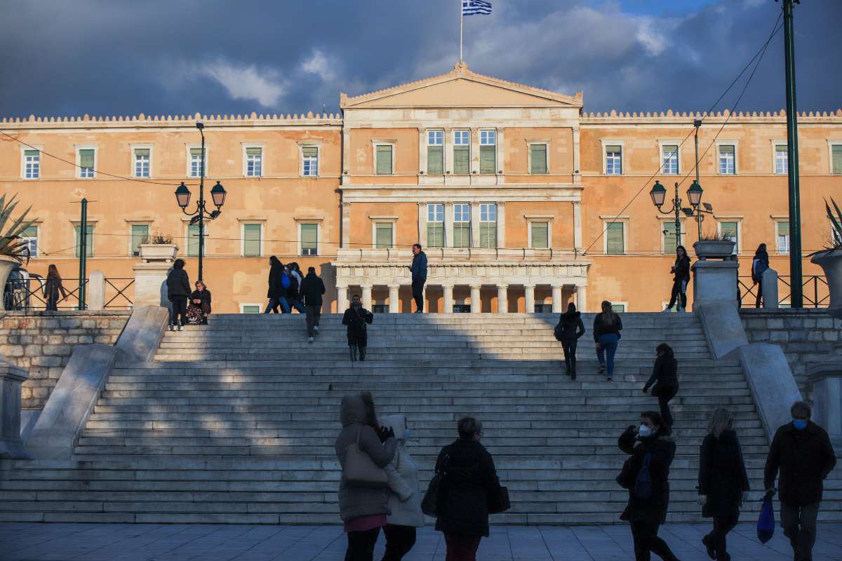 ΔΕΘ: Πώς μοιράζονται 3,5 δισ. ευρώ σε 2,2 εκατ. δικαιούχους