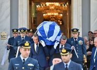 Τραγωδία στην Τανάγρα: Ράγισαν καρδιές στον Πύργο, πλήθος κόσμου στην κηδεία του Γιάννη Μπλέσια