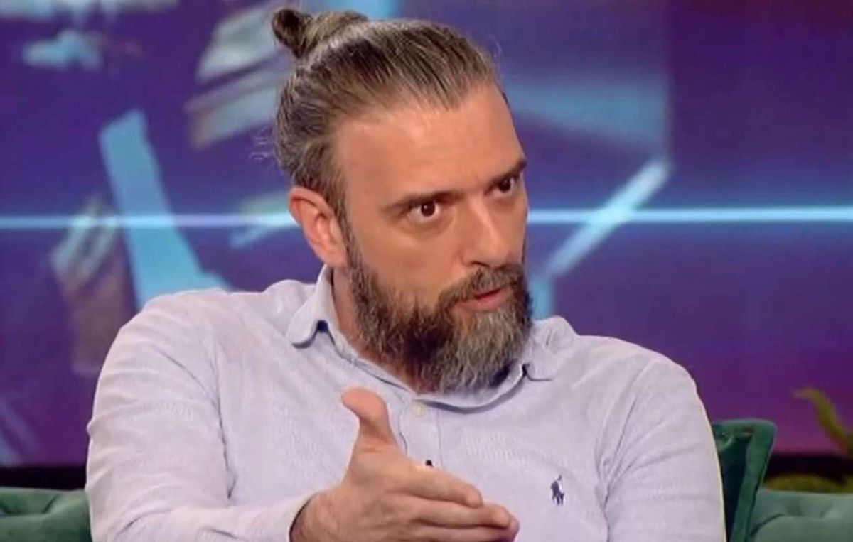 Ξέσπασμα Τσαφούλια κατά Αφροδίτης Μάνου για τον Μαζωνάκη: Δεν μπαίνει σε εξετάσεις αισθητικής το πένθος