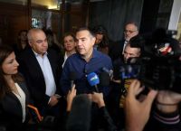 Τσίπρας στην Κυψέλη για τις ρωγμές του Μετρό: «Ο Ταχιάος δεν θα έμενε εδώ – Γιατί μένουν οι οικογένειες;»