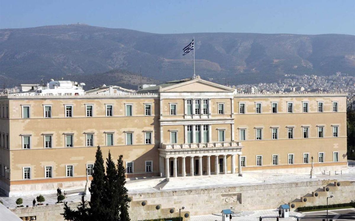Μονιμότητα στο Δημόσιο στο τραπέζι: Αξιολόγηση, απομάκρυνση και η μεγάλη μάχη για το άρθρο 103