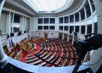 Βουλή: «Πυρ ομαδόν» κατά Μητσοτάκη για οικονομία και ενέργεια – Οι τέσσερις γραμμές της αντιπολίτευσης