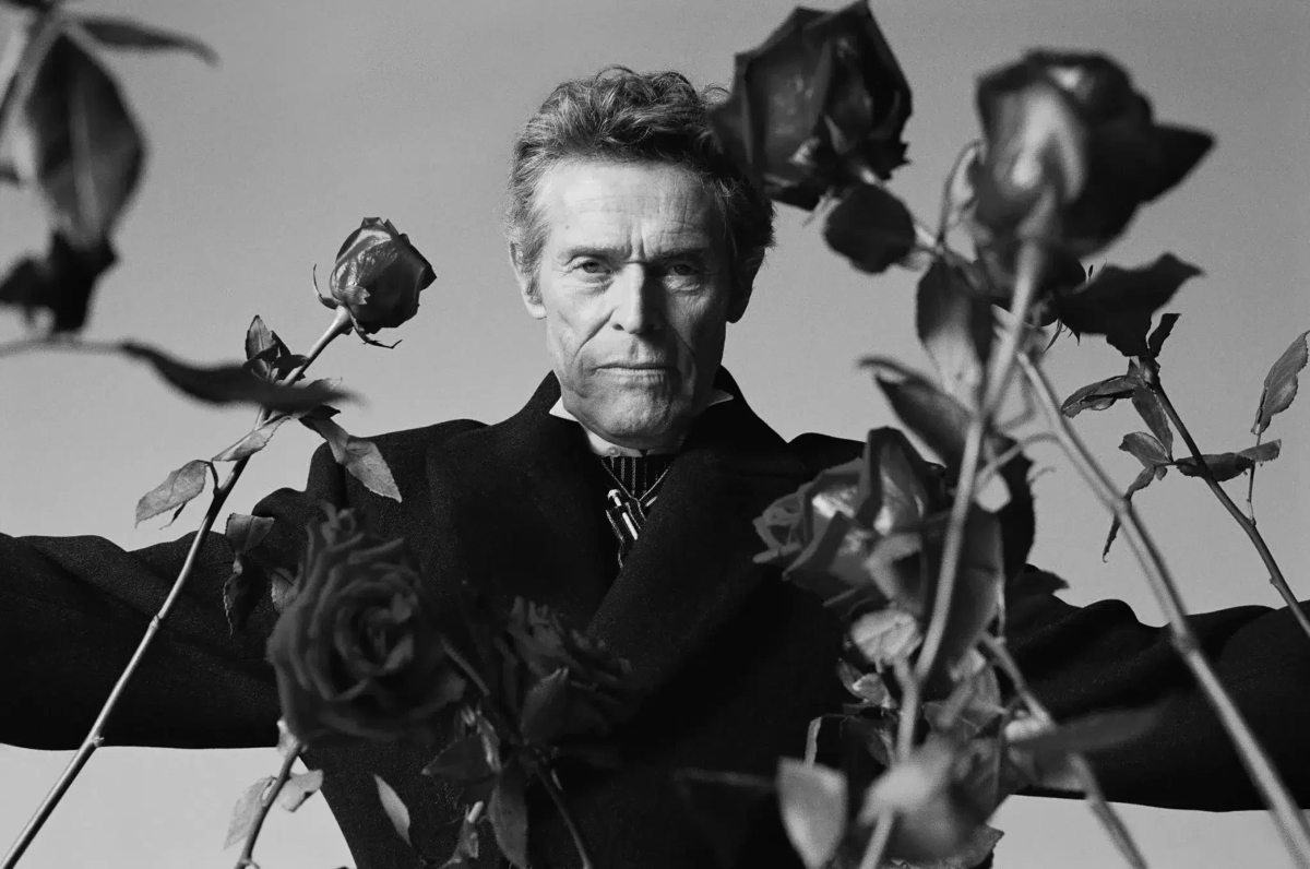 Willem Dafoe: Η τέχνη, ο χρόνος και η διαρκής κίνηση