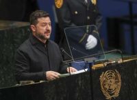 Τραμπ παίζει σε δύο ταμπλό: Patriot στον Ζελένσκι – Τριμερής με Πούτιν στα Εμιράτα