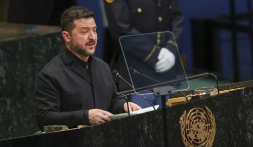 Τραμπ παίζει σε δύο ταμπλό: Patriot στον Ζελένσκι – Τριμερής με Πούτιν στα Εμιράτα