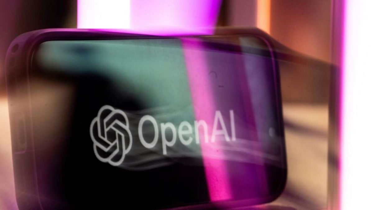 Θρίλερ κατασκοπείας στην OpenAI: Κρυφό μικρόφωνο, εισιτήριο για Ριάντ και πόλεμος με την Apple
