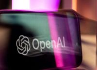 Θρίλερ κατασκοπείας στην OpenAI: Κρυφό μικρόφωνο, εισιτήριο για Ριάντ και πόλεμος με την Apple