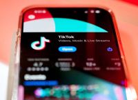 Μυστικό σχέδιο για το TikTok: Ο «βαρόνος» του Politico θέλει την Ευρώπη – Στο παιχνίδι ο πεθερός του Τραμπ!