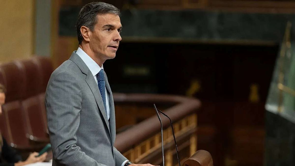 Ισπανία: Ο Σάντσεθ επαναφέρει με δύο νέα διατάγματα τα μέτρα για τη στέγαση μετά την ήττα στη Βουλή