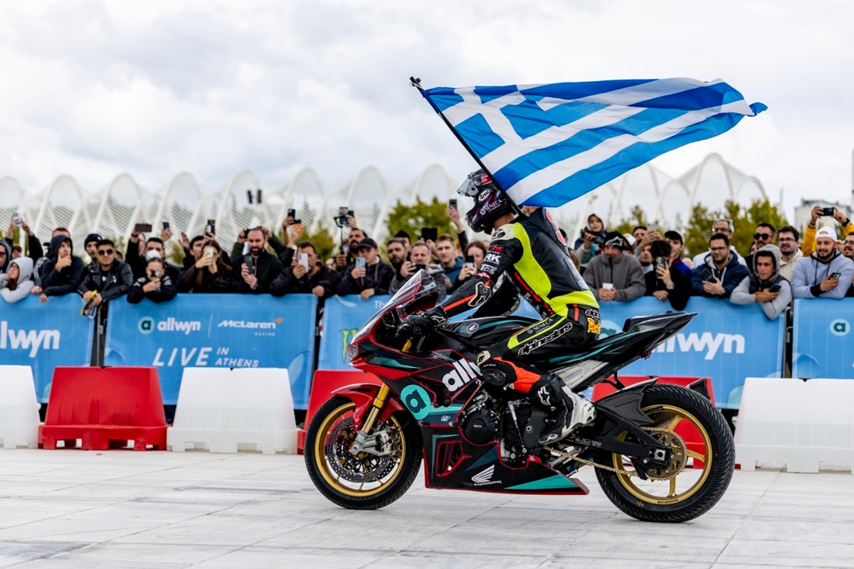 Βασίλης Παντελεάκης rocks! Ο πρωταθλητής των δύο τροχών στο Allwyn | McLaren Racing LIVE IN ATHENS [pics]