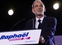 Γαλλία 2027: Ο Γκλικσμάν κηρύσσει «υπαρξιακή μάχη» κατά της Λεπέν – Ρήξη με Μακρόν και Μελανσόν