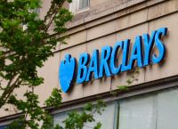 Συναγερμός στην Barclays: Η Τράπεζα Αγγλίας ερευνά καταγγελίες για «κρυμμένο» τραπεζικό ρίσκο δισεκατομμυρίων