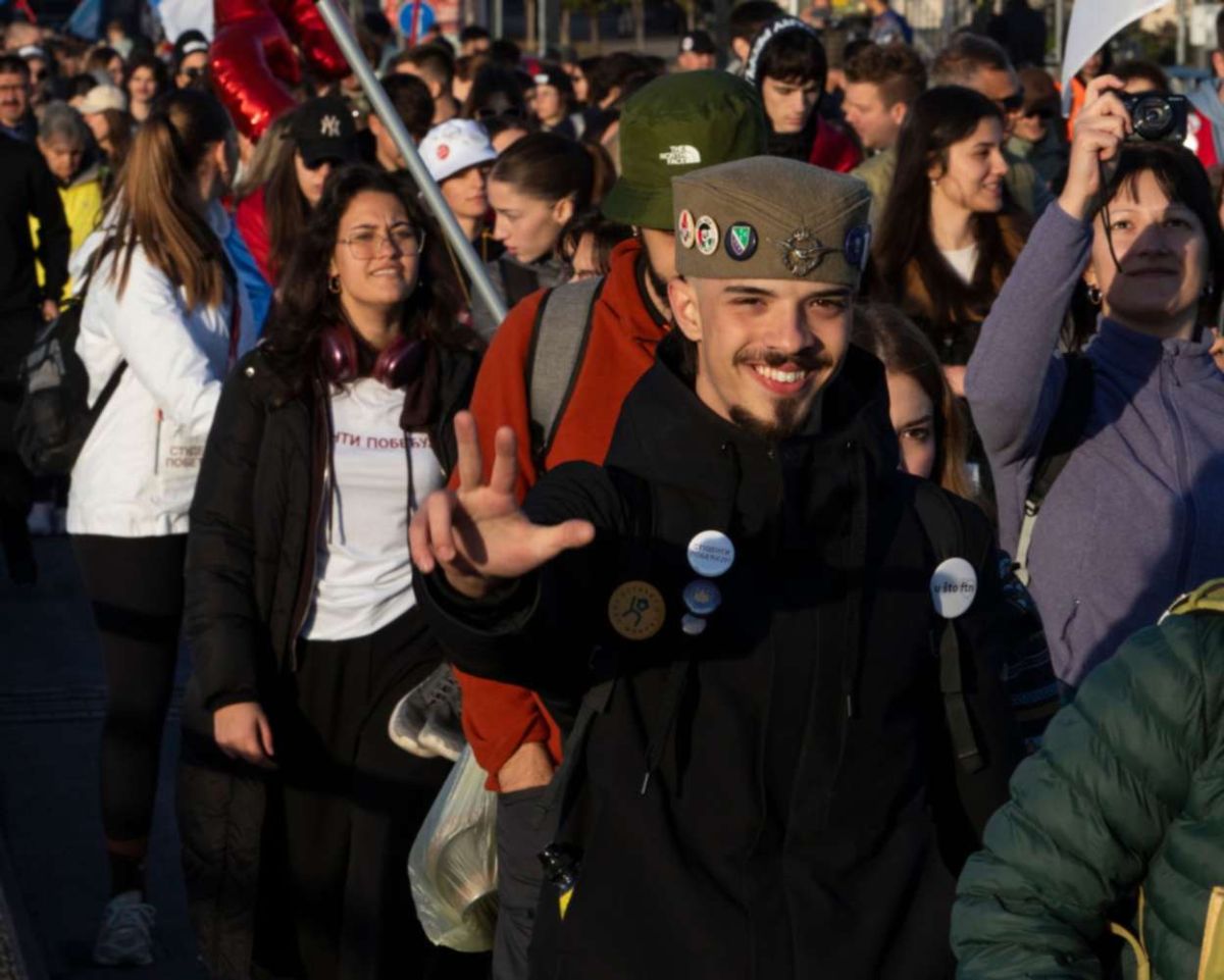 Σερβία: Οι φοιτητές βγαίνουν από τους δρόμους και διεκδικούν την εξουσία–Η μεγάλη δοκιμασία για τον Βούτσιτς