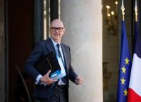 Γαλλία: Η οικονομία γυρίζει στο «κόκκινο» – Ύφεση 0,1% και δημοσιονομικός συναγερμός στο Παρίσι