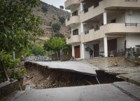 Κρήτη: Μετρά τις πληγές της από την κακοκαιρία – Βυθισμένα τα Ανώγεια, απροσπέλαστα τα Ζωνιανά