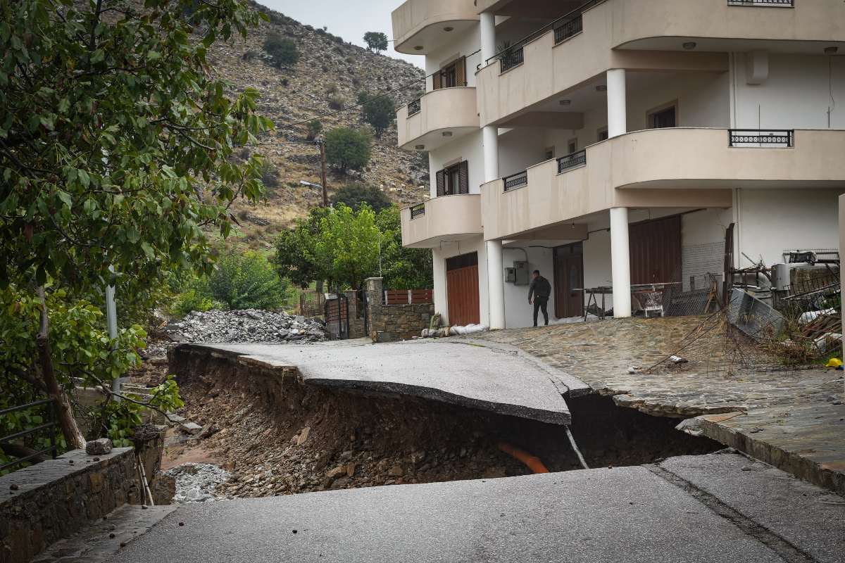 Κρήτη: Μετρά τις πληγές της από την κακοκαιρία – Βυθισμένα τα Ανώγεια, απροσπέλαστα τα Ζωνιανά