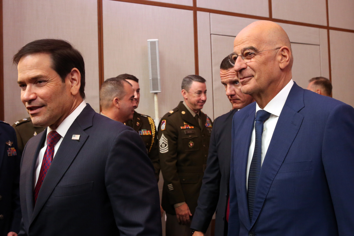 Ελλάδα–ΗΠΑ πάνε την άμυνα σε άλλο επίπεδο: Κυβερνοχώρος, Διάστημα και κοινά πυρά με τη Φλόριντα
