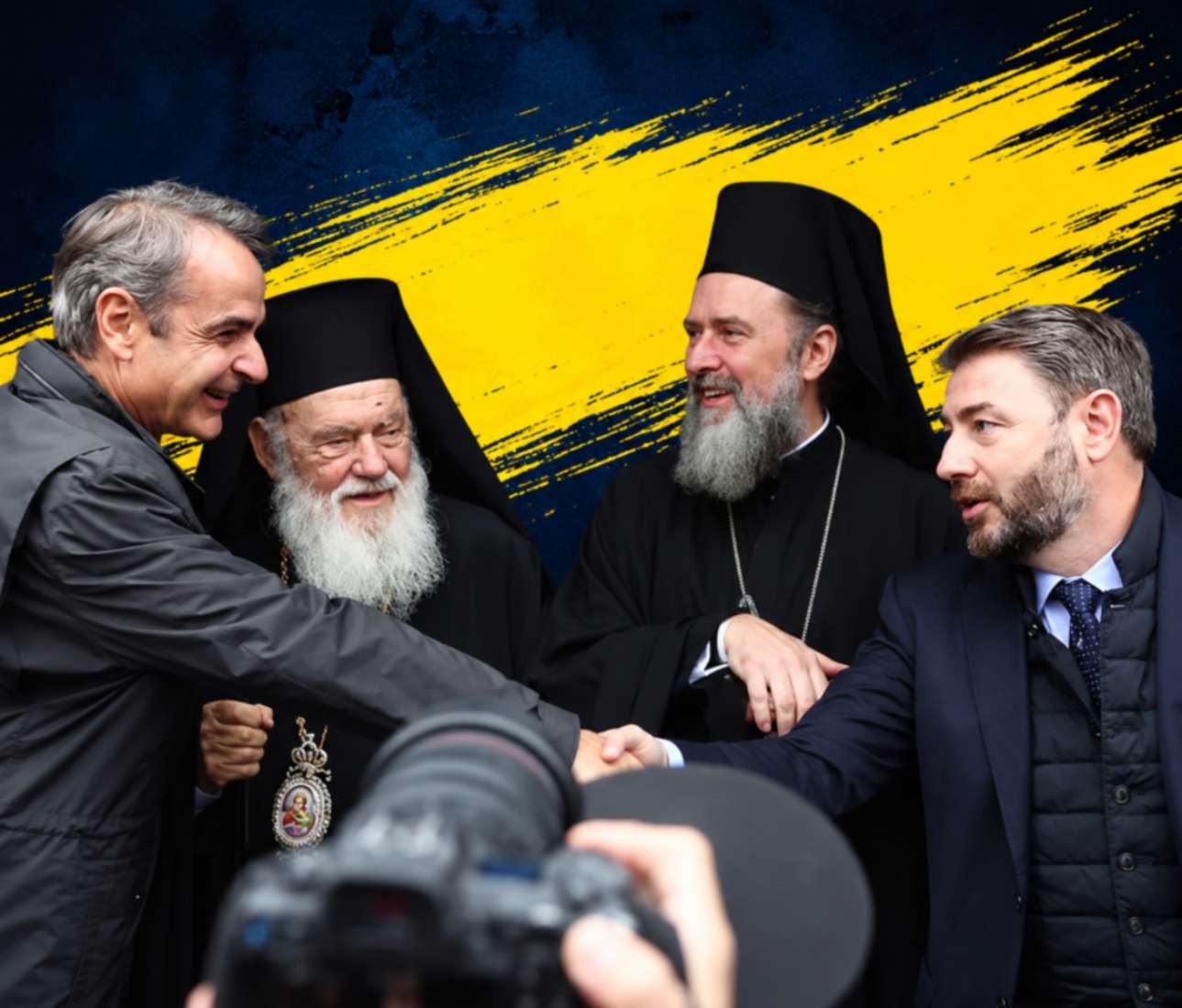 Μητσοτάκης – Ανδρουλάκης: Μια χειραψία, χίλια πολιτικά μηνύματα – Τι «είπαν» οι εικόνες στη Θεσσαλονίκη;