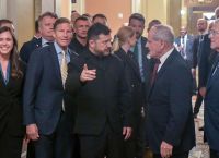 Ζελένσκι εναντίον Τραμπ: «Τέλος η ανακωχή» – Χτυπά τα διυλιστήρια Πούτιν και καταγγέλλει τις ΗΠΑ
