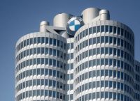 BMW: Δεν δίνει αυτοκίνητο στο κοινοβούλιο της Σαξονίας-‘Ανχαλτ λόγω του ακροδεξιού προέδρου