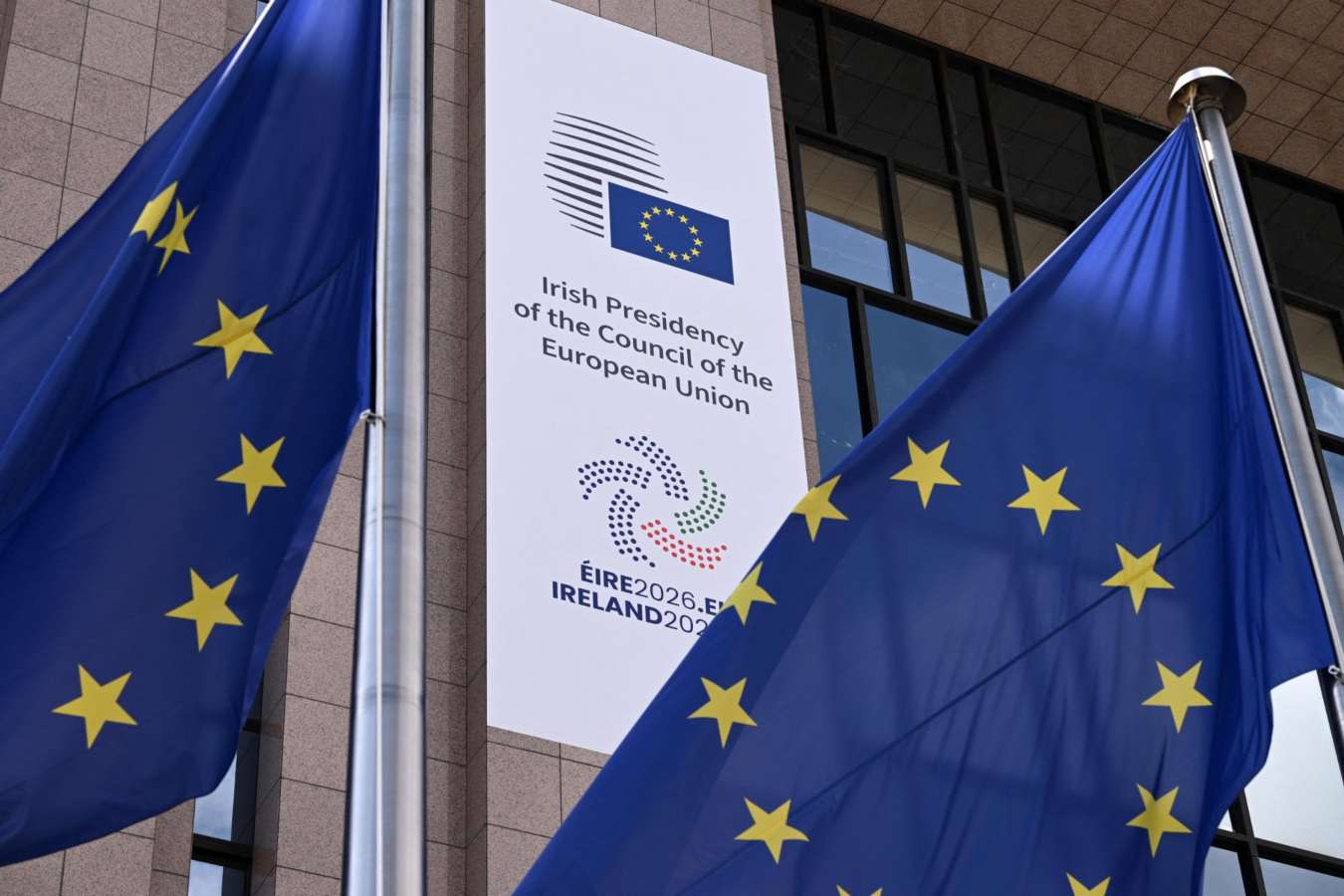 «Μαχαίρι» 159 δισ. στον προϋπολογισμό της ΕΕ: Σκληρό παζάρι για ΚΑΠ και Συνοχή – Τι χάνει η Ελλάδα