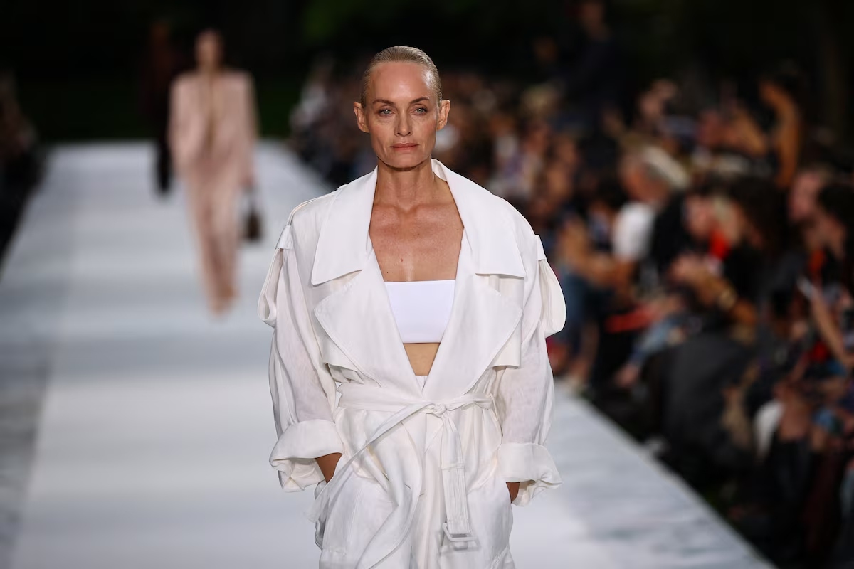 Paris Fashion Week: Πέντε μεγάλοι οίκοι αποκαλύπτουν τη μόδα του καλοκαιριού 2027