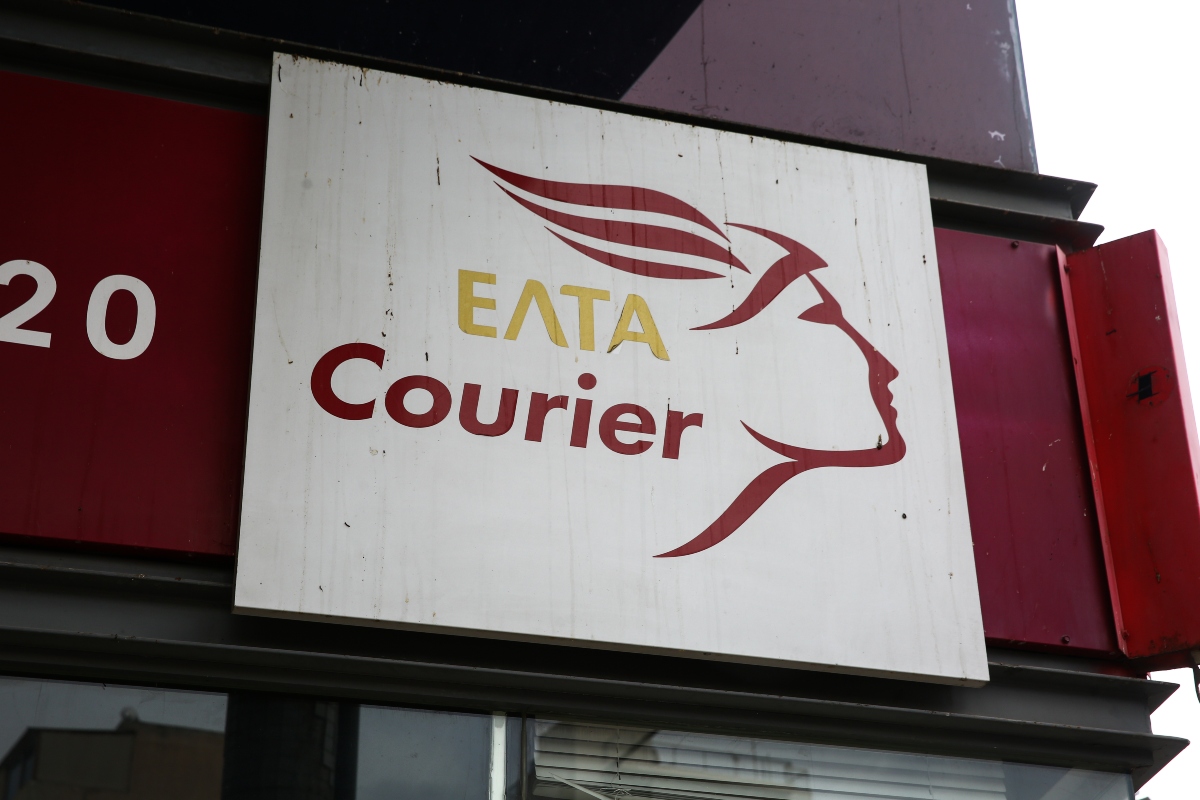 Courier: Νέοι κανόνες στις παραδόσεις – Πώς θα πληρώνουν οι καταναλωτές