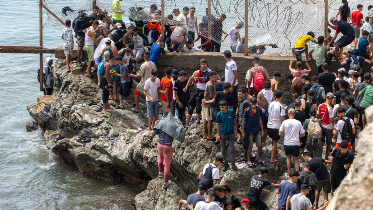 Μετανάστευση: Η ΕΕ διαβουλεύεται στη σκιά της Θέουτα