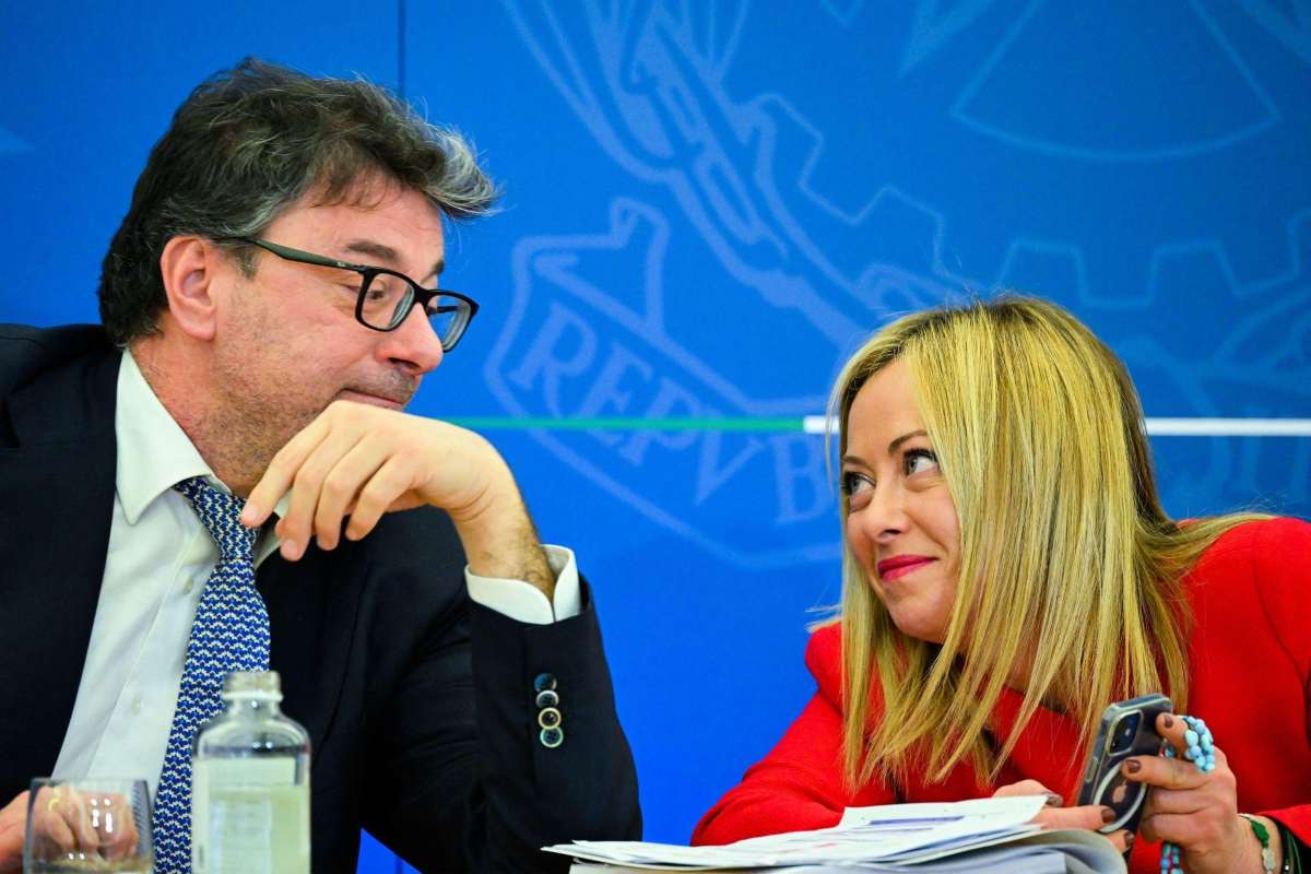 Μελόνι: Το μεγάλο στοίχημα των 23,5 δισ. ευρώ – Φορολογεί τις τράπεζες και ζητά «ανάσα» από τις Βρυξέλλες