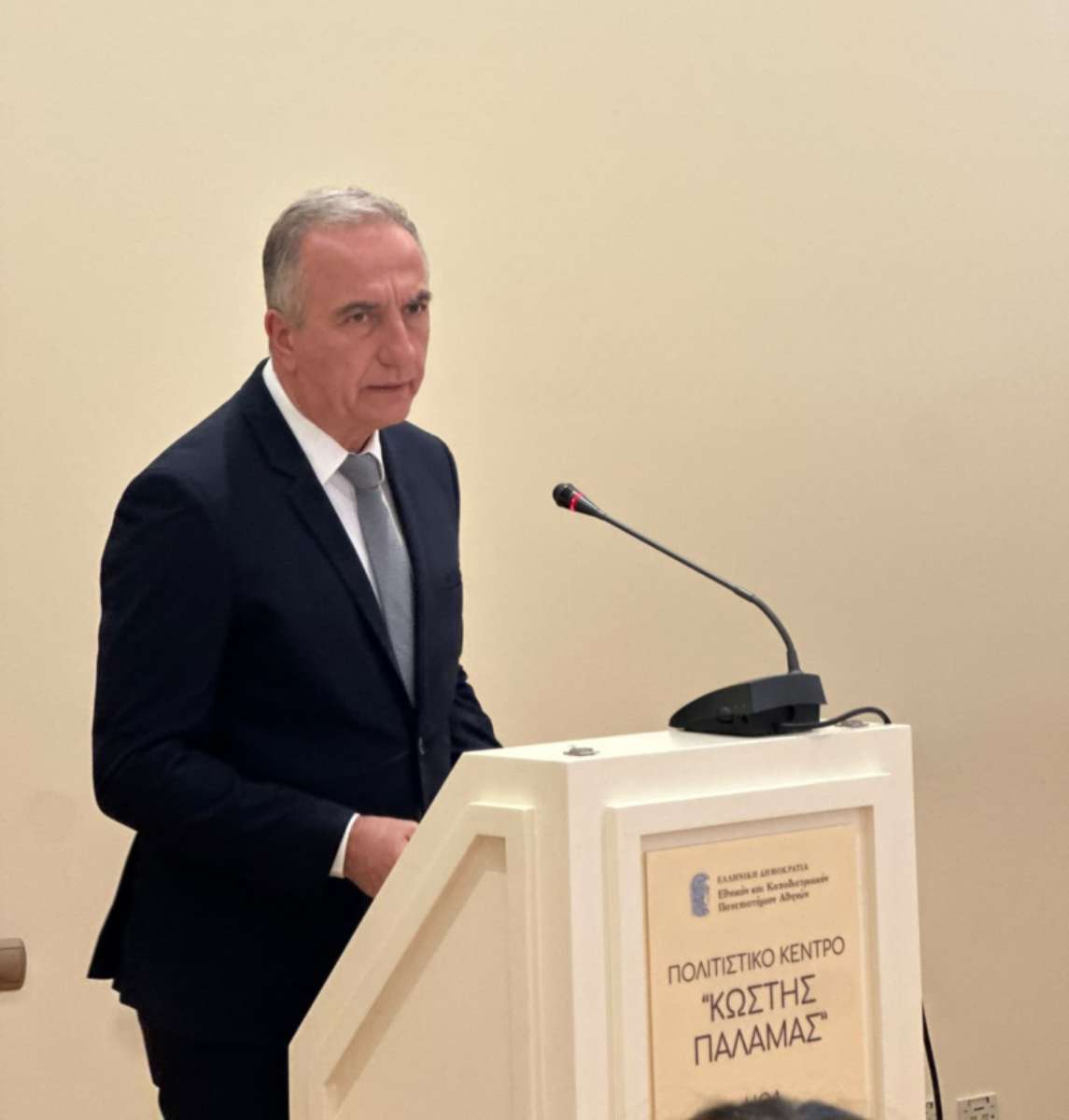 Καλαφάτης: «Η Ελλάδα αλλάζει πίστα» — Πάνω από 300 εκατ. ευρώ για την έρευνα του αύριο