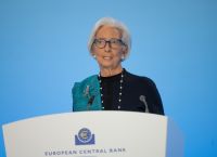 Λαγκάρντ προς Πούτιν: Χωρίς ειρήνη δεν υπάρχει οικονομική ανάπτυξη