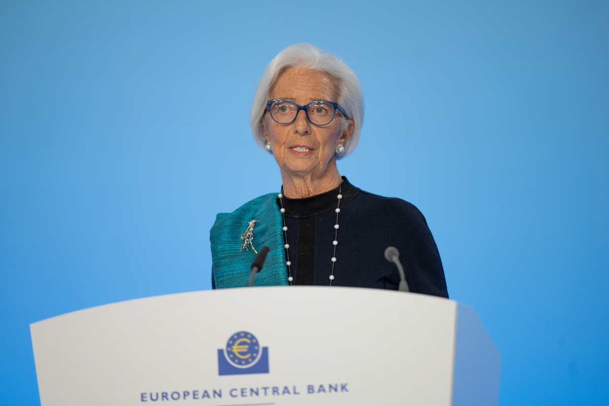 Λαγκάρντ προς Πούτιν: Χωρίς ειρήνη δεν υπάρχει οικονομική ανάπτυξη