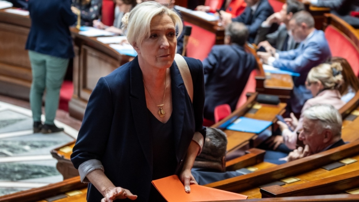 Κλειστή «κάνουλα» για την Ουκρανία και περικοπές στον προϋπολογισμό της ΕΕ: τι θα σήμαινε νίκη της Λεπέν