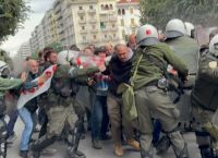 Θεσσαλονίκη: Επεισόδια με ΜΑΤ και χημικά σε διαμαρτυρία για την ομιλία Κασιδιάρη