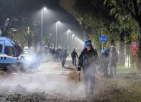 Νέα επεισόδια στο Μιλάνο – Κουκουλοφόροι έσπασαν βιτρίνες και λεηλάτησαν σούπερ μάρκετ