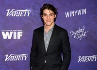 Πέθανε στα 34 του ο RJ Mitte του Breaking Bad – Θλίψη για τον τηλεοπτικό γιο του Μπράιαν Κράνστον