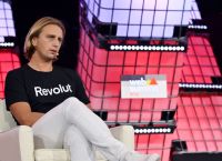 Revolut: Ο Στορόνσκι επιδιώκει «κυριαρχία» στις ΗΠΑ – «Δείτε μας ως μια νέα JPMorgan»
