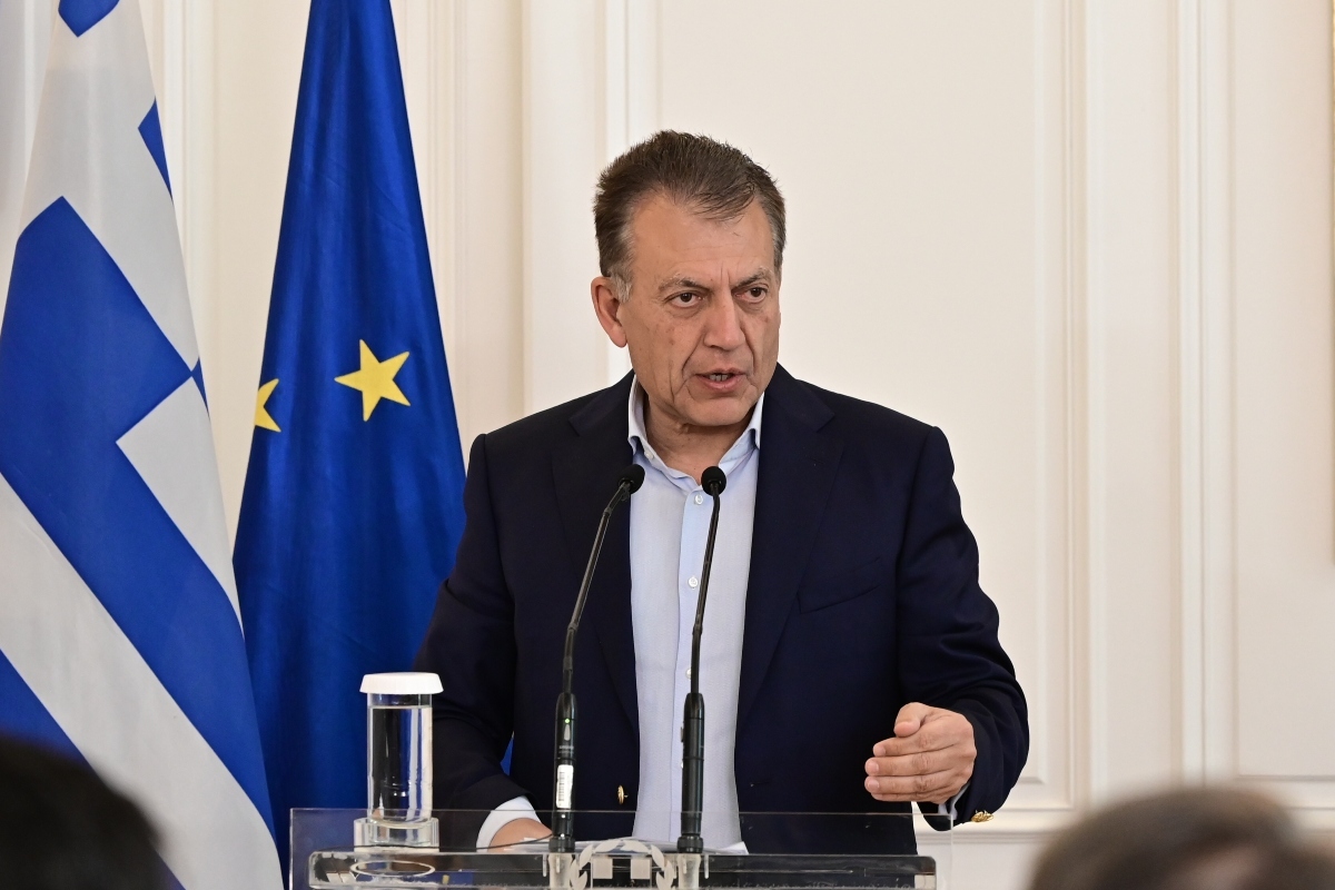 Ο Γ. Βρούτσης αποφάσισε αναστολή επιχορηγήσεων προς την ΕΟΚ και έλεγχο στα οικονομικά βιβλία
