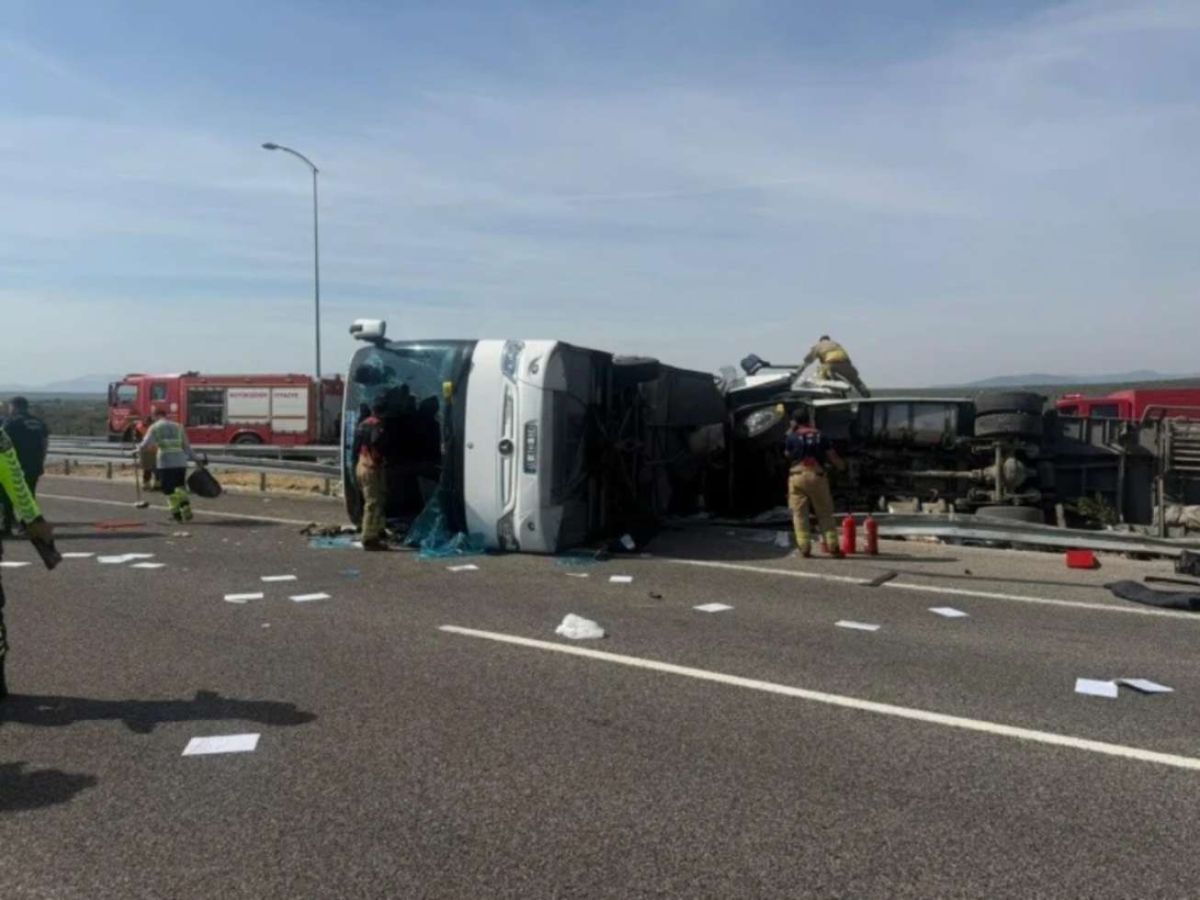 Τουρκία: 11 νεκροί και 27 τραυματίες από σύγκρουση τουριστικού λεωφορείου με νταλίκα
