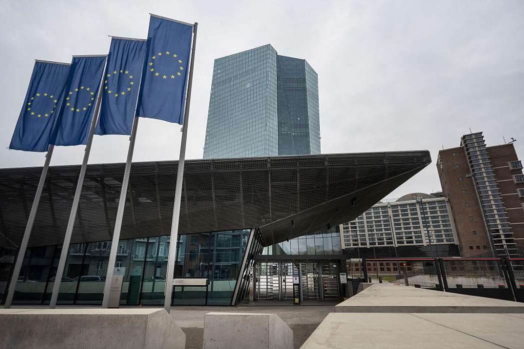 Bond Market Panic: Banks on High Alert as France Faces a Debt Crisis and US Yields Surge