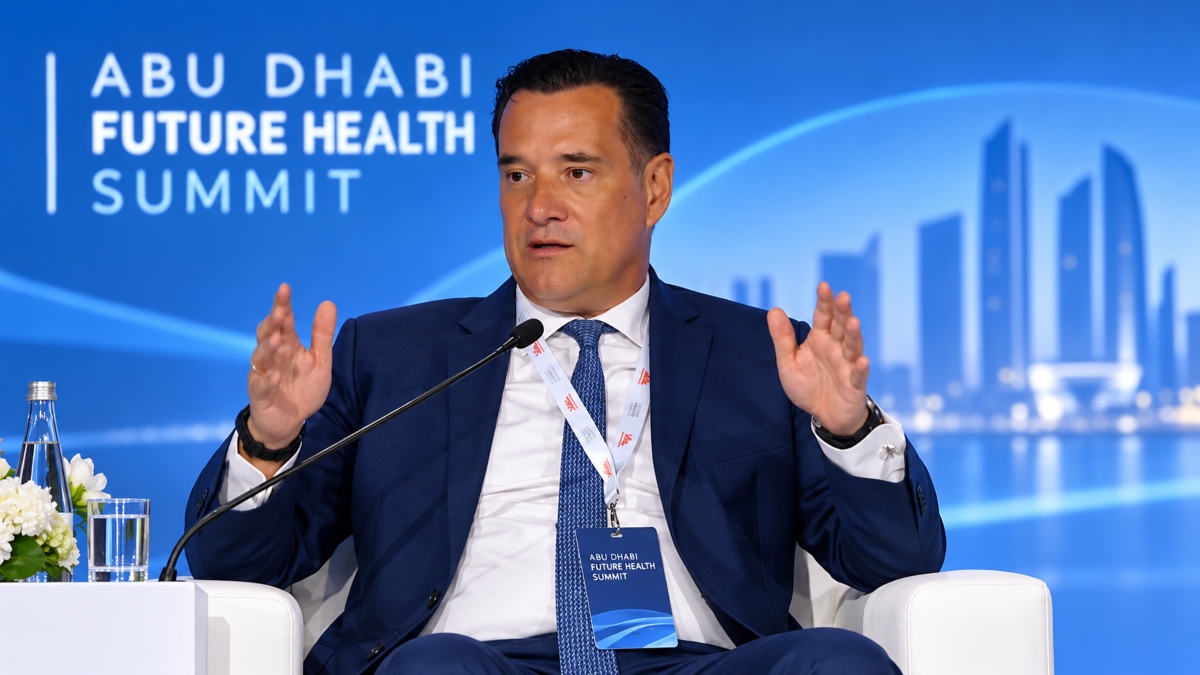 Άδωνις από Άμπου Ντάμπι: «Τα Εμιράτα ζουν στον 22ο αιώνα, εμείς στον 21ο» – Τι αποκάλυψε για το ΕΣΥ!