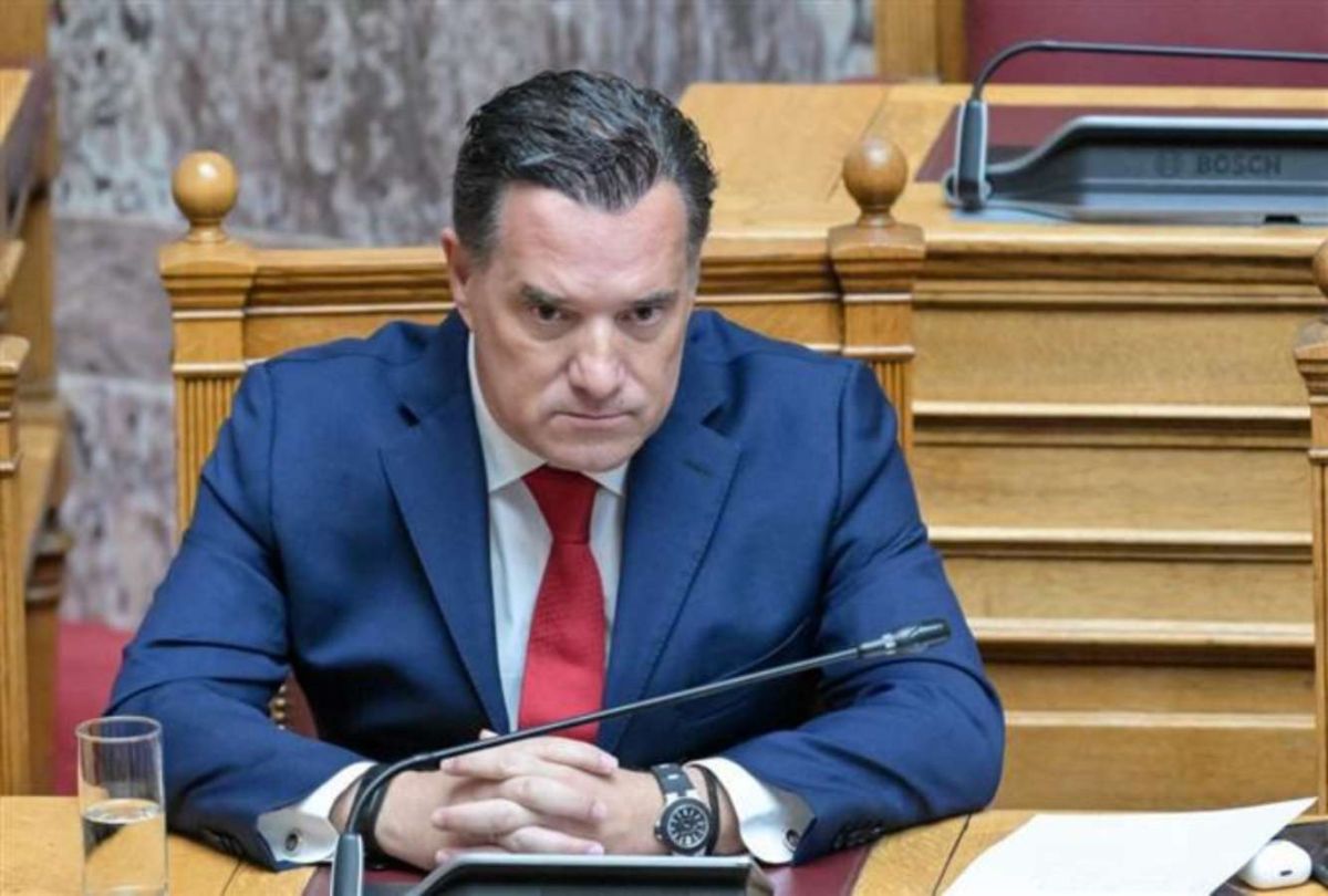Άδωνις: «Λατρεύουν το χάος» — Οργισμένη απάντηση στην ευχή «άντε και στα δικά μας» για το Παρίσι