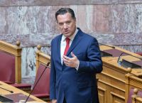 Άδωνις στη Βουλή: «Δεν είμαι και ο Μέγας Αλέξανδρος»–Η σκληρή απάντηση για MedWatch και ελέγχους στην Υγεία