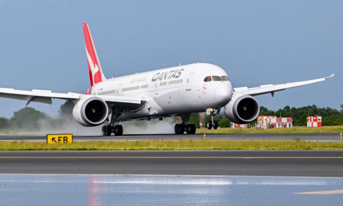 Σοκ σε πτήση της Qantas: Κοριοί «επιτέθηκαν» σε επιβάτες – Καθηλώθηκε Boeing στη Ρώμη!