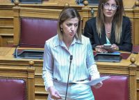 Αγαπηδάκη: Ποιος παίζει με το «Προλαμβάνω»; Η σύγκρουση με το ΠΑΣΟΚ και η απάντηση για τα χρήματα στην ΕΟΚ