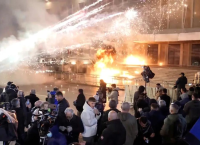 Πέμπτη ημέρα χάους στην Αλβανία: Σφοδρές συγκρούσεις διαδηλωτών – αστυνομίας