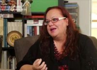 Αλεξία Μουστάκα: “Ο πατέρας μου έφυγε από καρκίνο και μου το έκρυβε”-Η μάχη της μητέρας της με το Αλτσχάιμερ