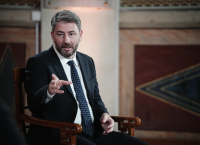 Ανδρουλάκης κατά Μητσοτάκη:«Φαεινή ιδέα που δίνει μπίζνα στους εργολάβους»–«Απέτυχε το επιτελικό κράτος»
